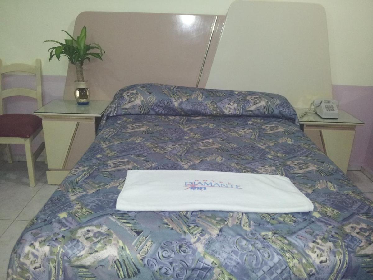 Hotel Diamante Inn Uriangato Εξωτερικό φωτογραφία